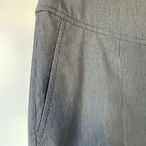Banana Republic Fine-line Navy Skirt (size 12) - EUC - Picture 3 of 5